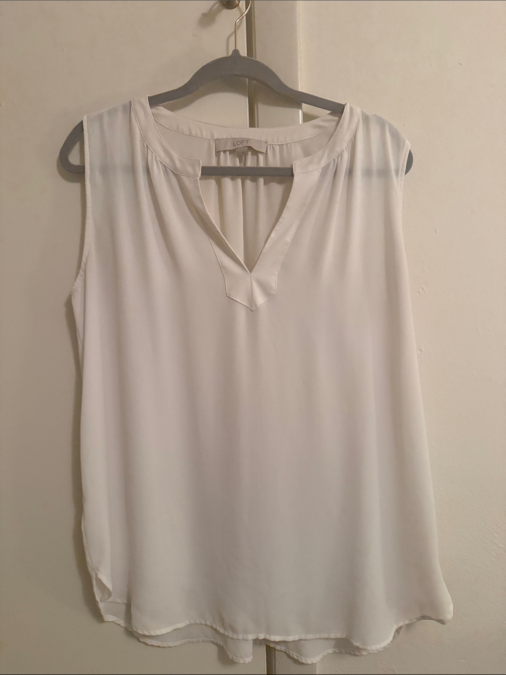 LOFT Cream V-Neck Sleeveless Blouse